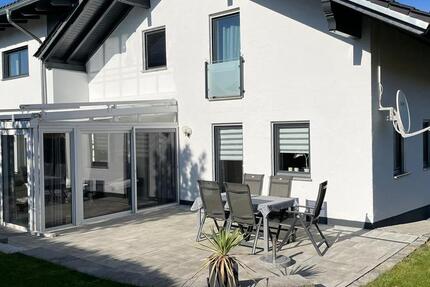 Schöne 3 Zimmer EG-Wohnung mit Wintergarten, Garten&50m² Kellerw. 3.5 zimmer