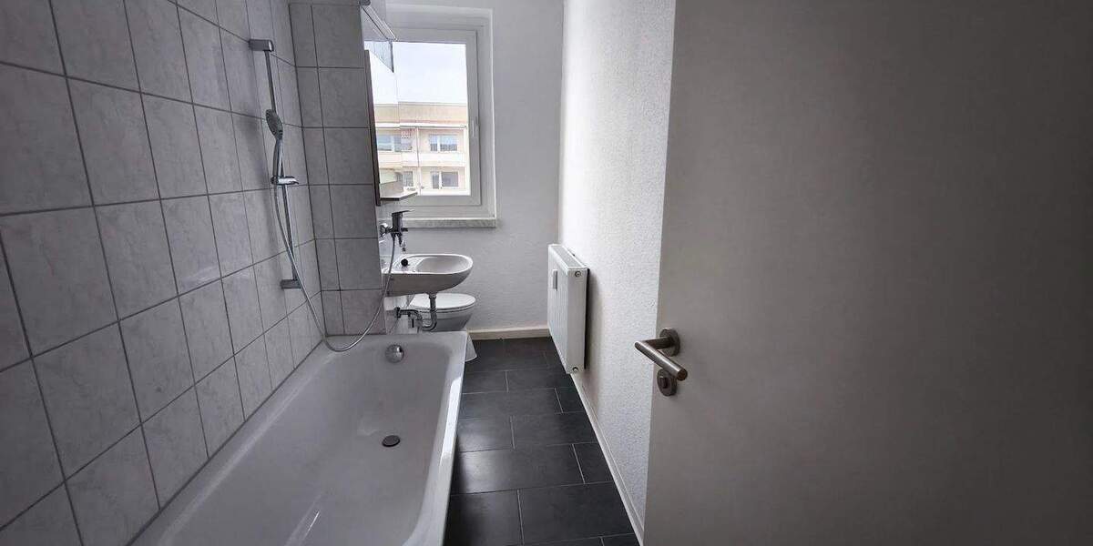 Etagenwohnung Sangerhausen - 6 Zimmer, 119 m&sup2;, 705&euro; | Angebot:25695026