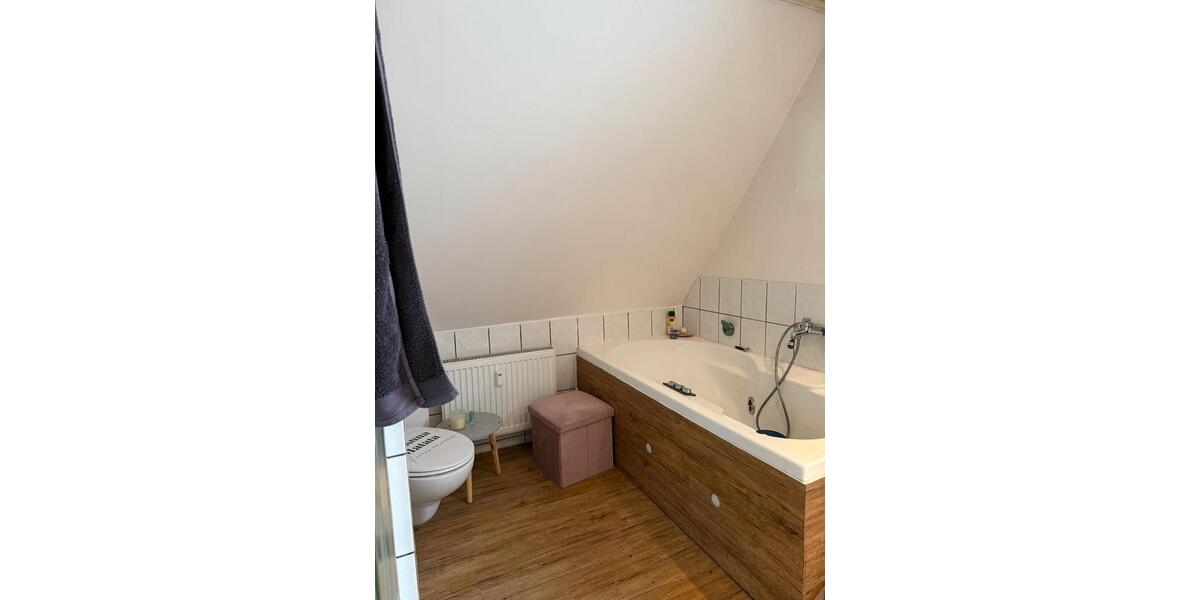 Dachgeschoßwohnung Steinwiesen - 3 Zimmer, 140 m&sup2;, 650&euro; | Angebot:26145535