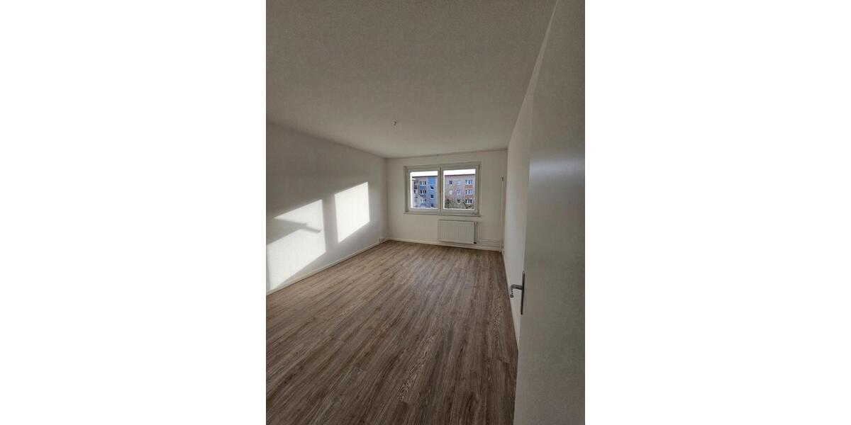 Etagenwohnung Eberswalde - 4 Zimmer, 72 m&sup2;, 680&euro; | Angebot:25855424