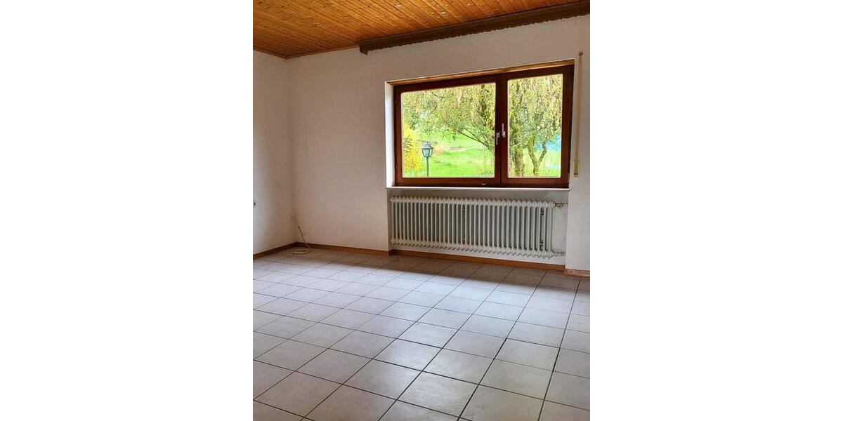 Etagenwohnung Sinsheim - 6 Zimmer, 190 m&sup2;, 1.300&euro; | Angebot:26566841