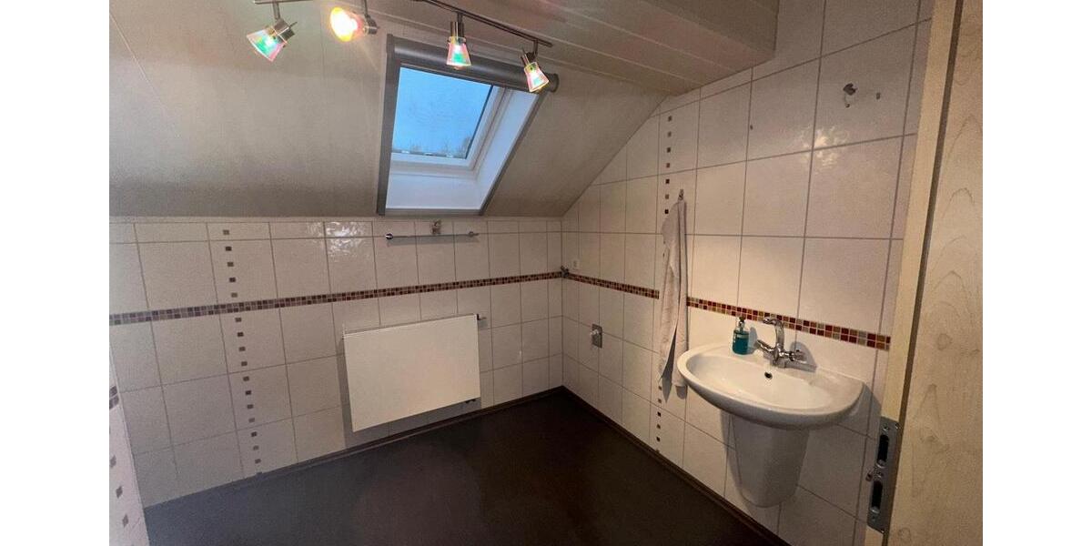 Dachgeschoßwohnung Rimbach - 3 Zimmer, 145 m&sup2;, 990&euro; | Angebot:24663052