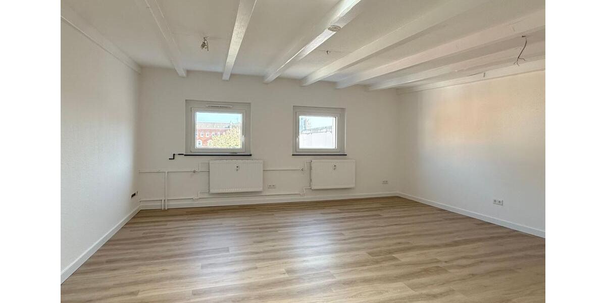 Dachgeschoßwohnung Hannover Vahrenwald-List - 3 Zimmer, 99 m&sup2;, 989&euro; | Angebot:26364151