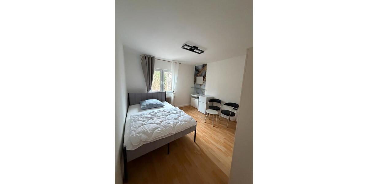 Wohnen auf Zeit Friedrichshafen - 5 Zimmer, 18 m&sup2;, 500&euro; | Angebot:26031986