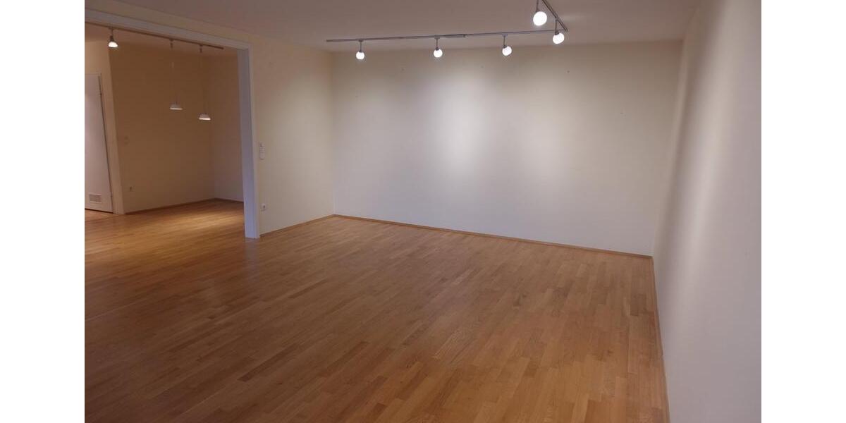 Hochparterre Fürstenfeldbruck - 3 Zimmer, 87 m&sup2;, 1.680&euro; | Angebot:25151889