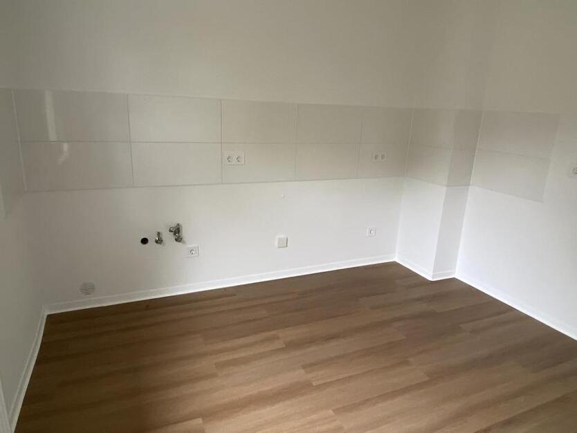 **FRISCH SANIERT**HELLE RÄUME UND RUHIGER WOHNGEGEND!** zimmer
