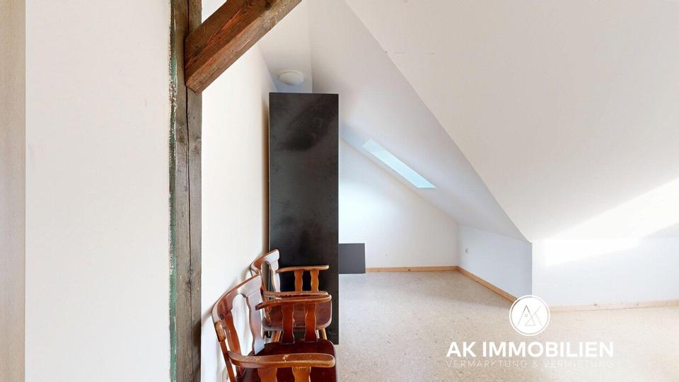 Reserviert - Dachgeschosswohnung mit Balkon in zentraler Innenstadtlage von Hessisch Oldendorf 2 zimmer