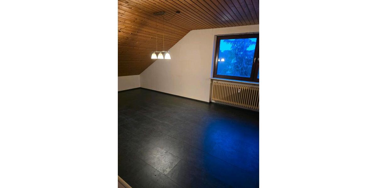 Dachgeschoßwohnung Geislingen an der Steige - 4.5 Zimmer, 100 m&sup2;, 1.050&euro; | Angebot:24772621