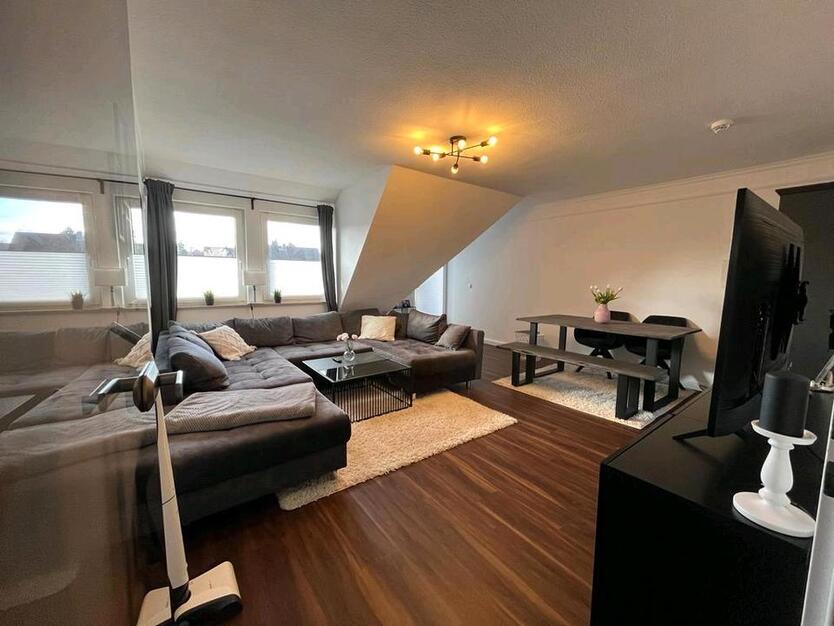 Kernsanierte 2-Zimmer-Wohnung 55 m² Wfl. zzgl. 25 m² Nutzfläche
