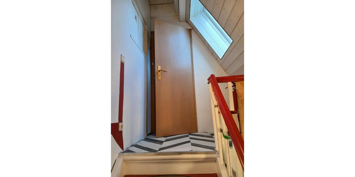 Dachgeschoßwohnung Iserlohn Sümmern - 2 Zimmer, 30 m&sup2;, 220&euro; | Angebot:25100432