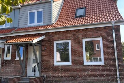 Haus Schleswig - 5 Zimmer, 120 m&sup2;, 1.450&euro; | Angebot:27636011