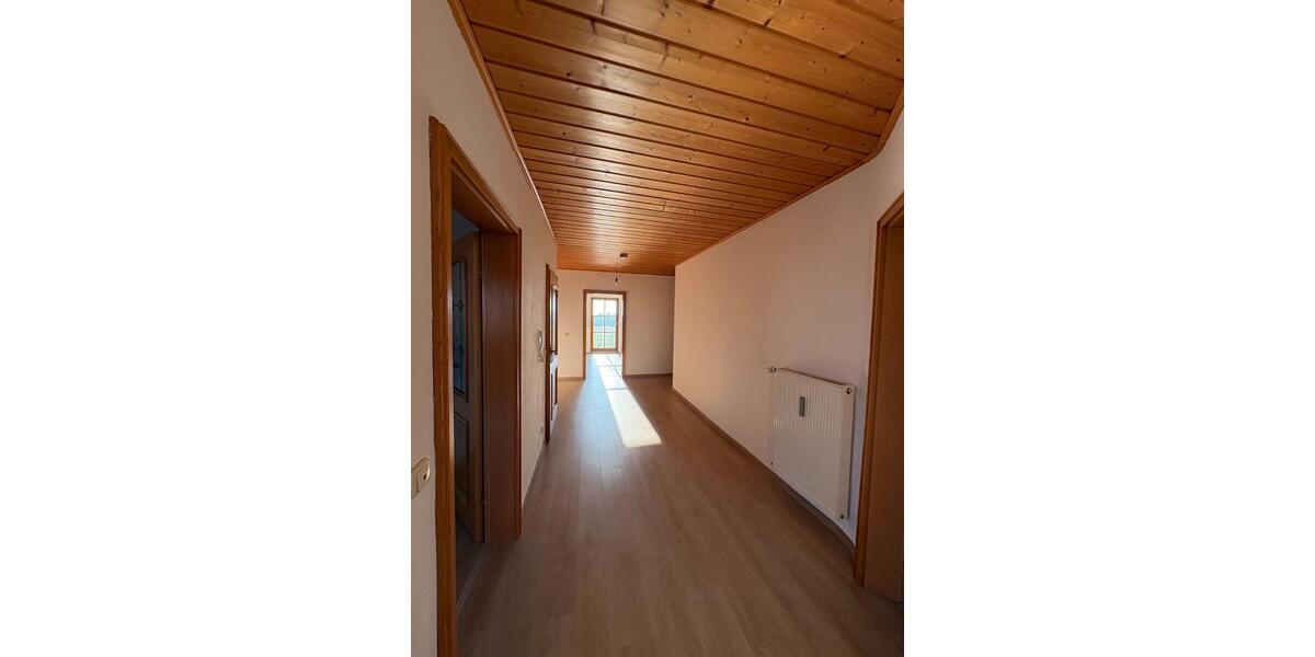 Etagenwohnung Niederschönenfeld - 4 Zimmer, 116 m&sup2;, 1.050&euro; | Angebot:26648175
