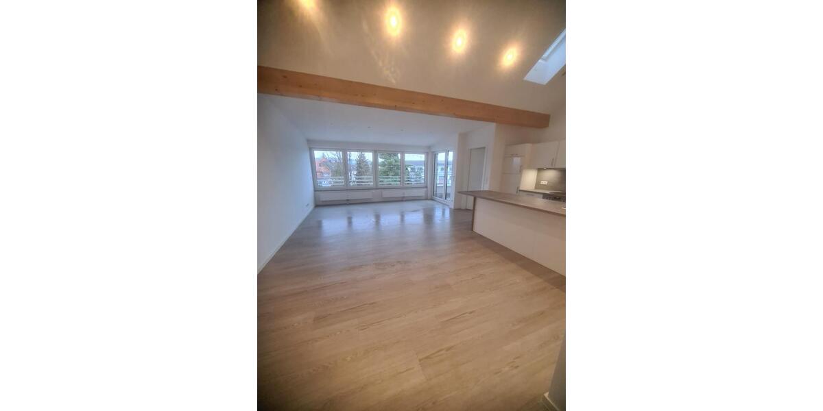 Dachgeschoßwohnung Weiden in der Oberpfalz - 3 Zimmer, 95 m&sup2;, 1.350&euro; | Angebot:24781194