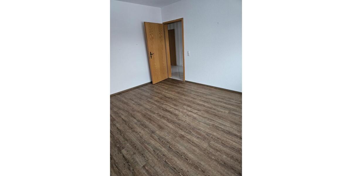 Etagenwohnung Kassel - 4 Zimmer, 120 m&sup2;, 1.000&euro; | Angebot:24482250