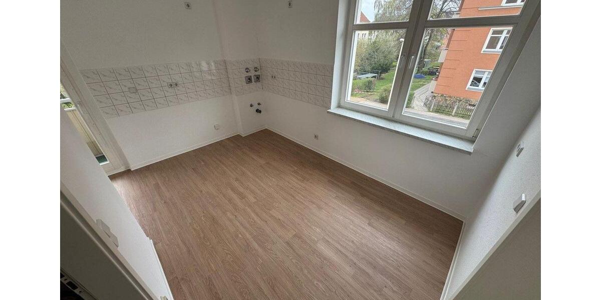 Etagenwohnung Glauchau - 2 Zimmer, 56 m&sup2;, 330&euro; | Angebot:26283436