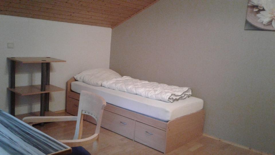 Wohnen auf Zeit Ettringen - 1 Zimmer, 12 m&sup2;, 300&euro; | Angebot:26050835