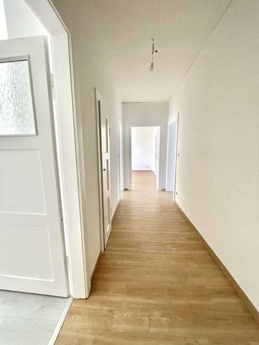 Wohnung zum Mieten in Bitterfeld 400,86 € 61.2 m² 3 zimmer