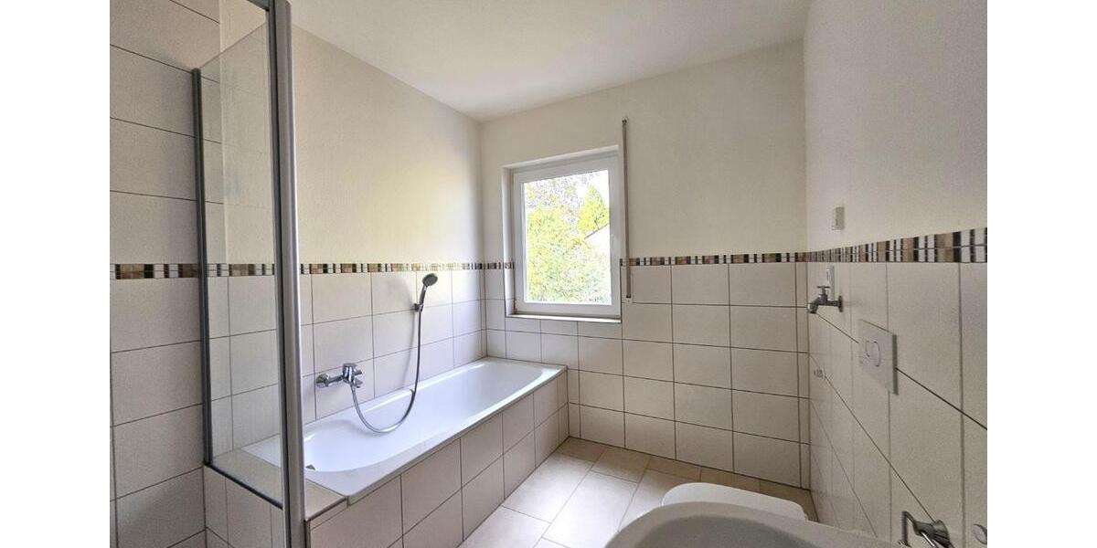 Etagenwohnung Pluwig - 3 Zimmer, 97 m&sup2;, 900&euro; | Angebot:24751471