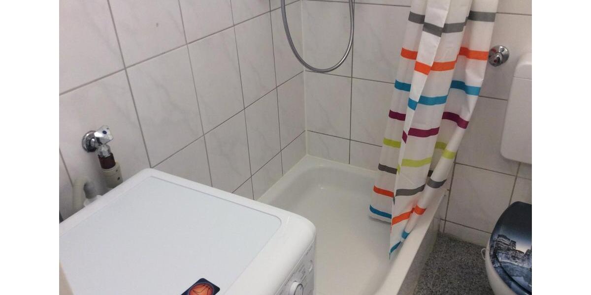 Möblierte 2 Zi Wohnung, DU City, 300 m HBF 2 zimmer