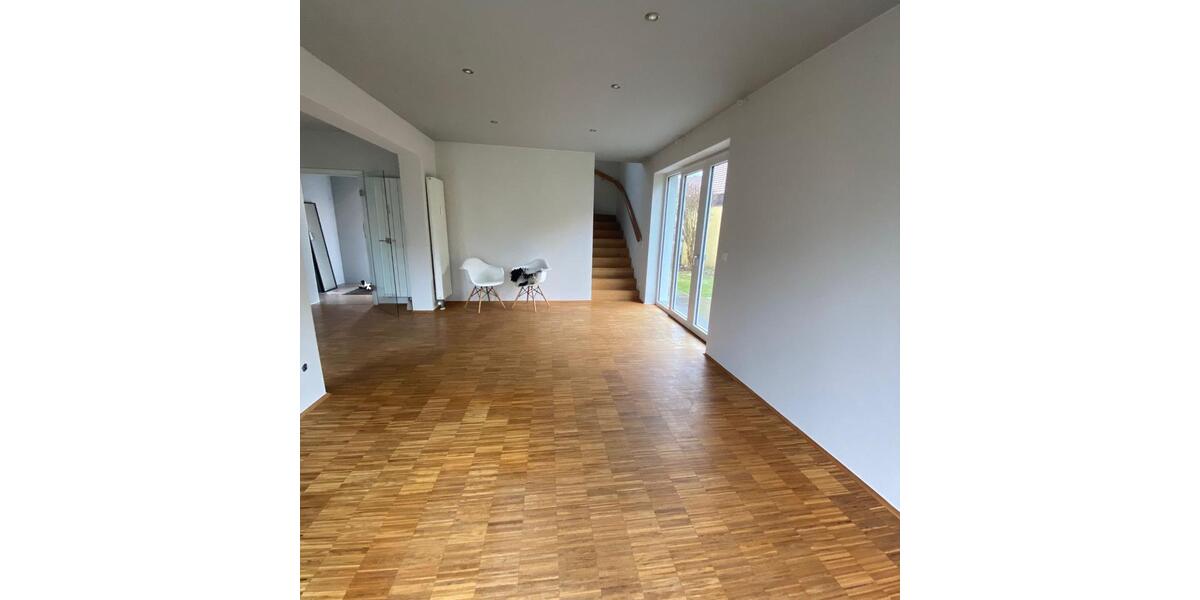 Schöne Doppelhaushälfte mit Garten in ruhiger Lage 4 zimmer