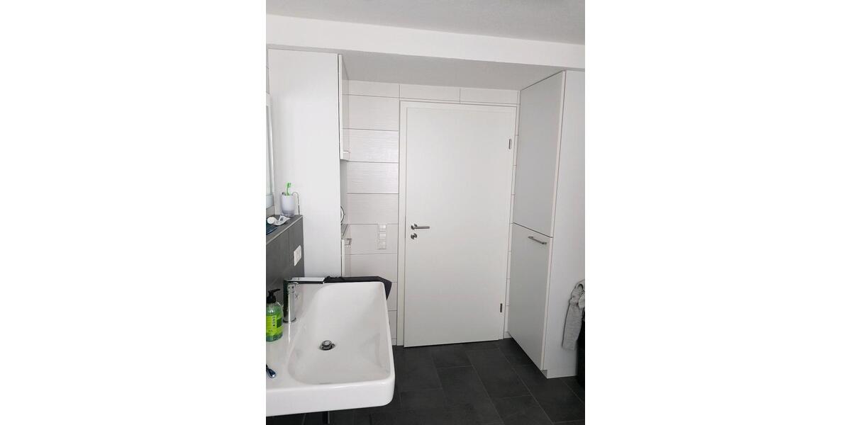 Dachgeschoßwohnung Nürtingen - 3 Zimmer, 80 m&sup2;, 1.000&euro; | Angebot:26578990