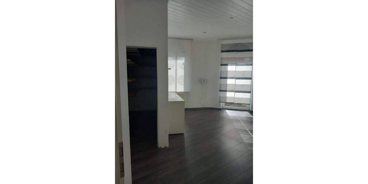 Erdgeschoßwohnung Neunkirchen - 3 Zimmer, 95 m&sup2;, 600&euro; | Angebot:25893418