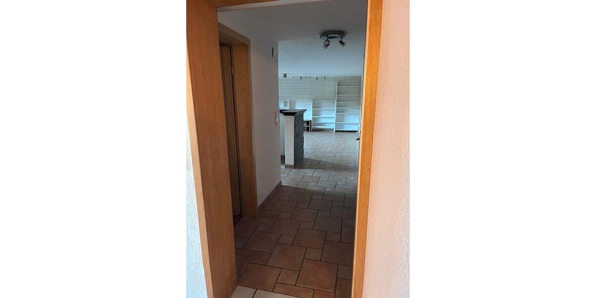 Etagenwohnung Waigolshausen - 3 Zimmer, 80 m&sup2;, 615&euro; | Angebot:26535686