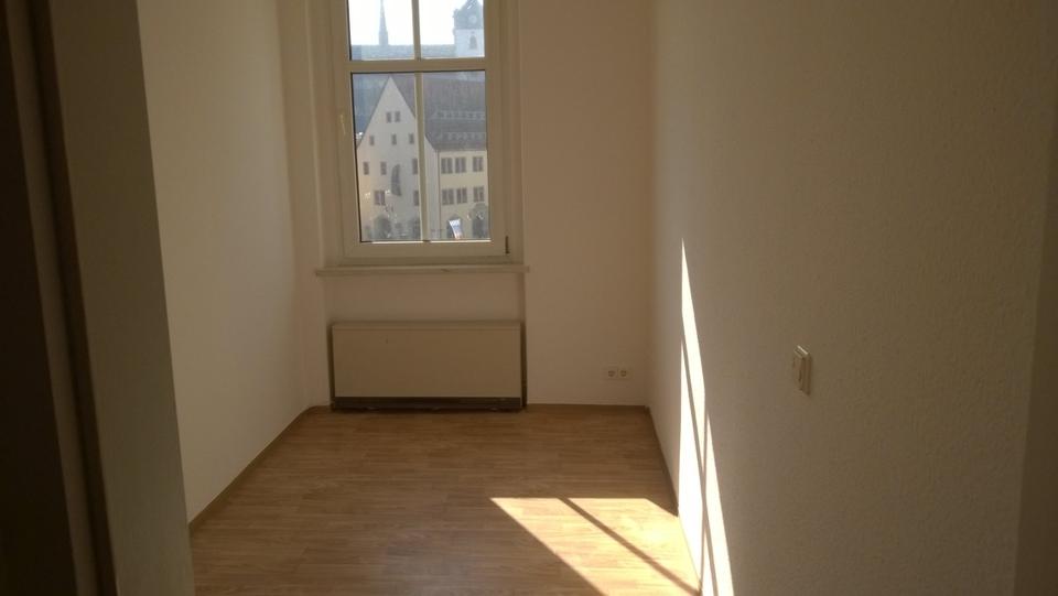 Etagenwohnung Mittweida - 3 Zimmer, 70 m&sup2;, 350&euro; | Angebot:25930648
