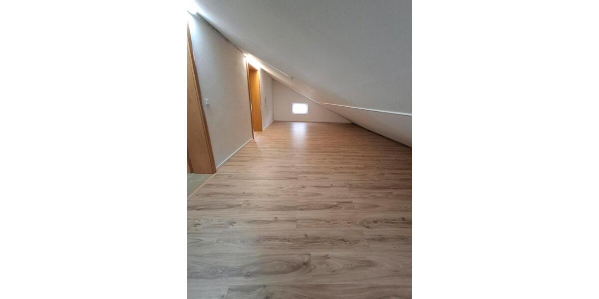 Etagenwohnung Schwalbach - 3 Zimmer, 85 m&sup2;, 780&euro; | Angebot:23598153