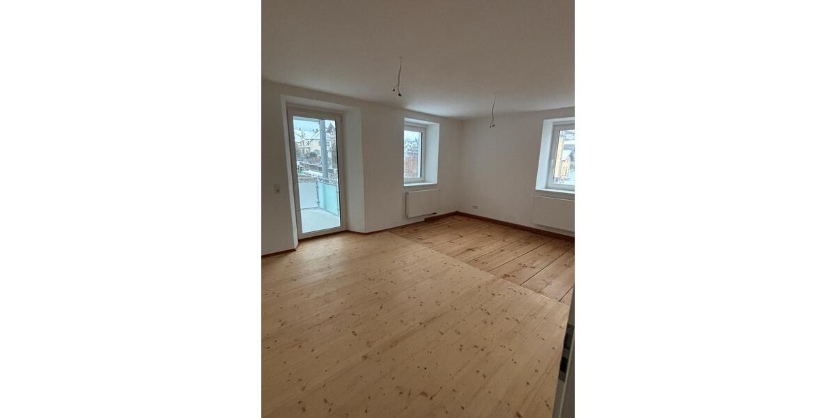 Erdgeschoßwohnung Burghaslach - 3 Zimmer, 100 m&sup2;, 12&euro; | Angebot:24465473