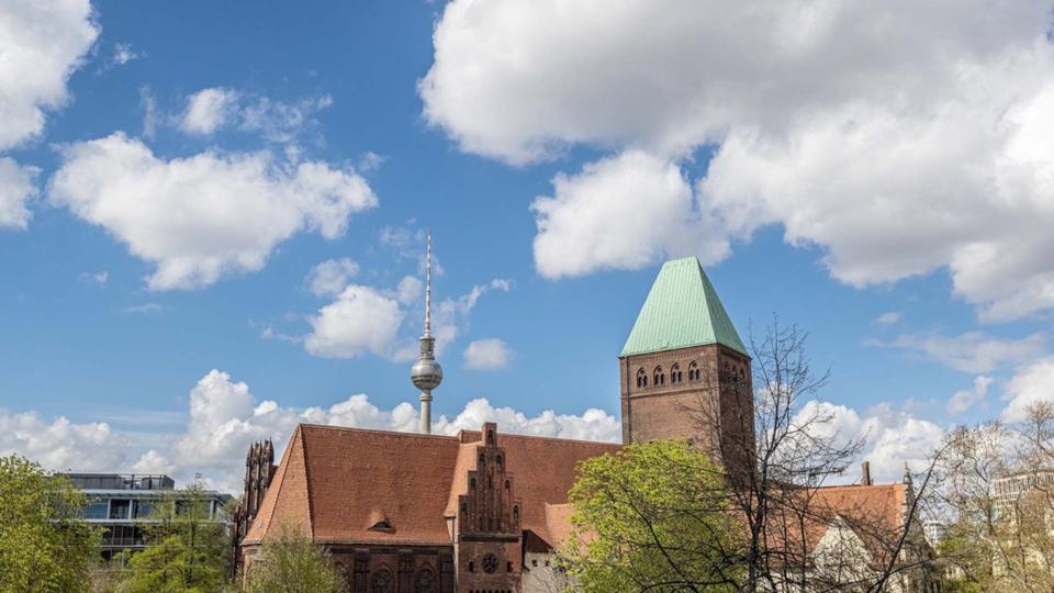 Furnished town house in Berlin Mitte towards Kreuzberg for 6-12 m 3 zimmer