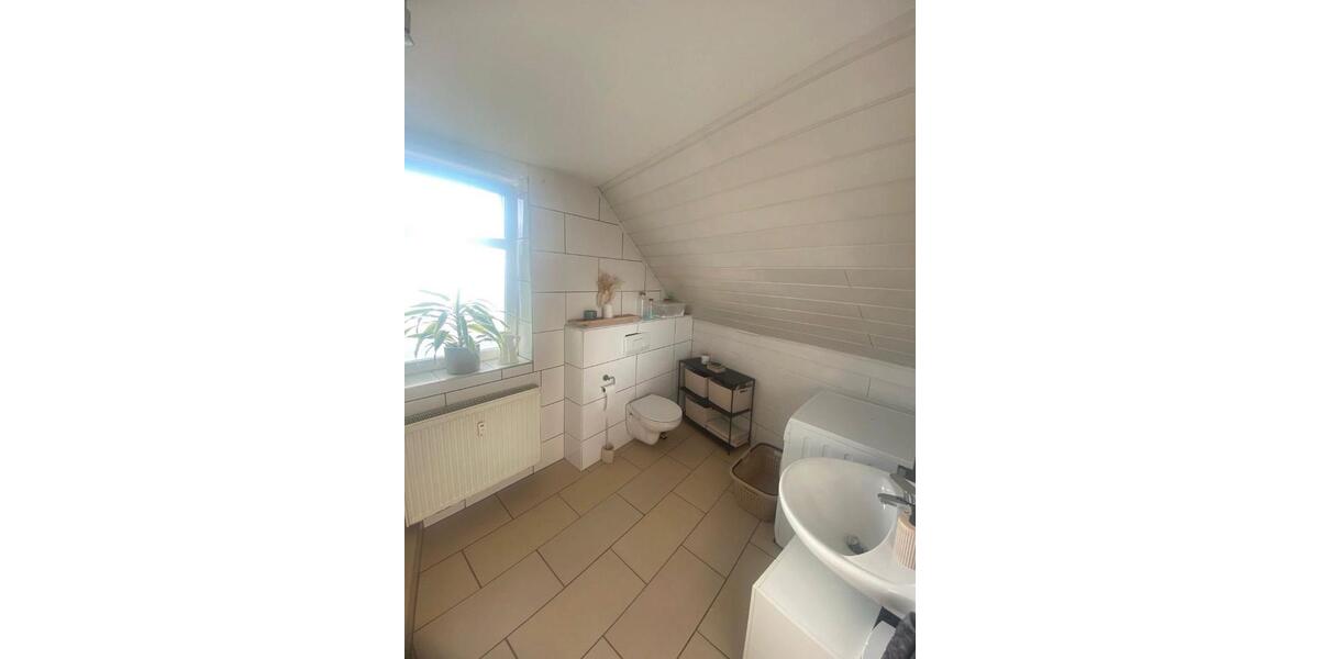 Dachgeschoßwohnung Heppenheim (Bergstraße) - 4 Zimmer, 105 m&sup2;, 850&euro; | Angebot:25161500