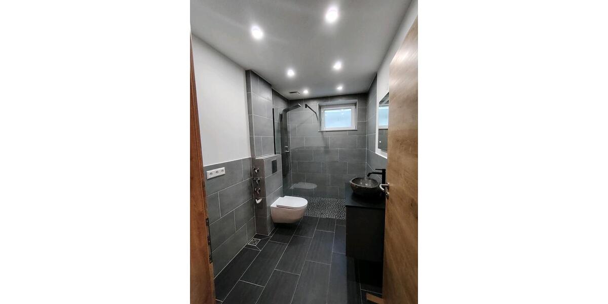 Doppelhaushälfte Pollenfeld - 5.5 Zimmer, 165 m&sup2;, 1.750&euro; | Angebot:24808306