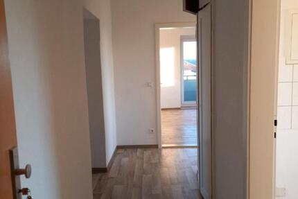 Wohnung Stavenhagen - 3 Zimmer, 64 m&sup2;, 325&euro; | Angebot:24491009