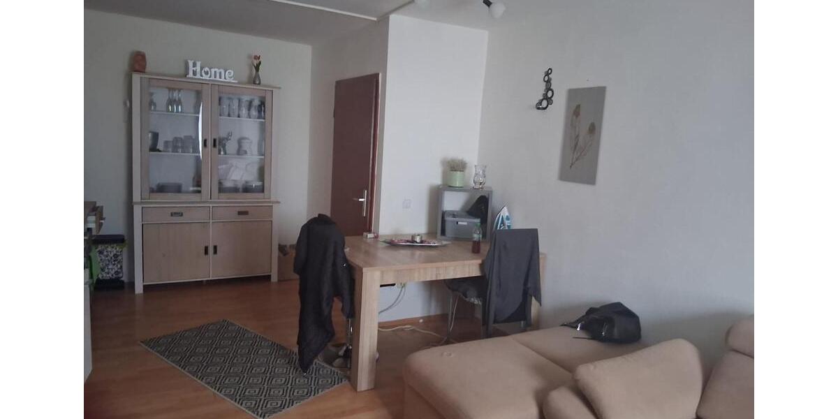 Sehr schöne 2 Zimmer Wohnung zimmer