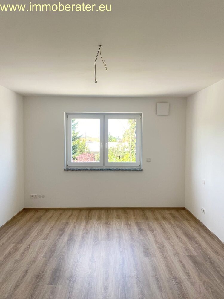 Penthouse-Whg 3-Zimmer - WFL 89 m² offene K Ess-WohnZimmer im 2. Obergeschoss - Aufzug 1 x Tiefgarage-plus 1 x Stellplatz u. v. Extras!