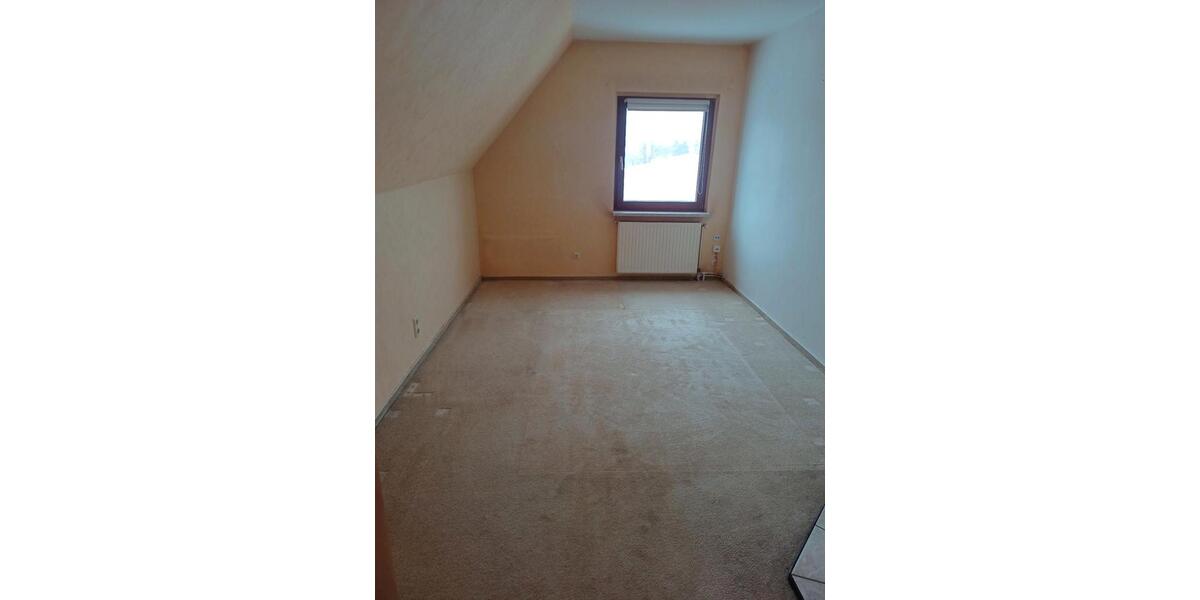 Dachgeschoßwohnung Kraftsdorf - 5 Zimmer, 138 m&sup2;, 950&euro; | Angebot:22184494