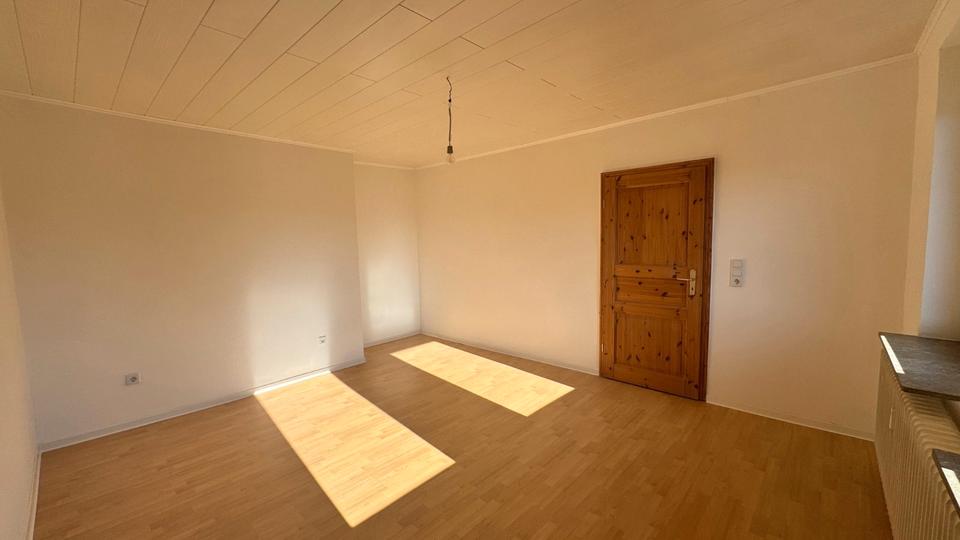 Etagenwohnung Ahnatal - 3 Zimmer, 74 m&sup2;, 675&euro; | Angebot:26586428