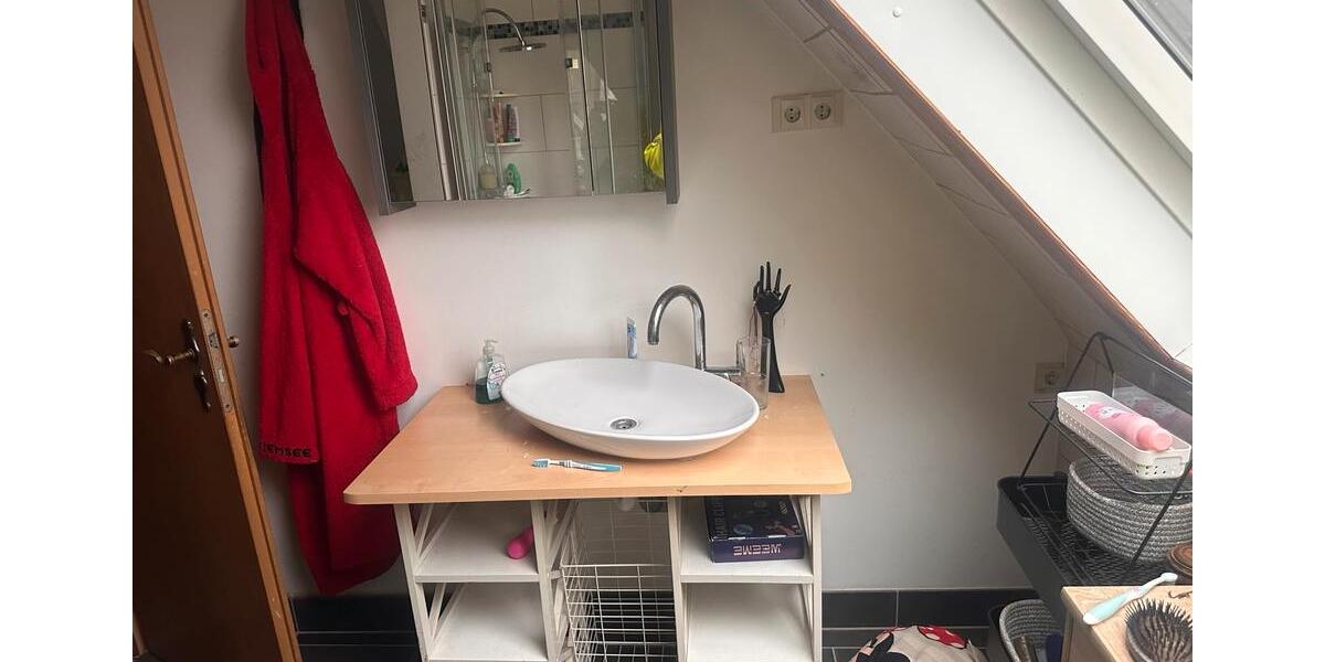 Dachgeschoßwohnung Wipperfürth - 4 Zimmer, 86 m&sup2;, 860&euro; | Angebot:25061916