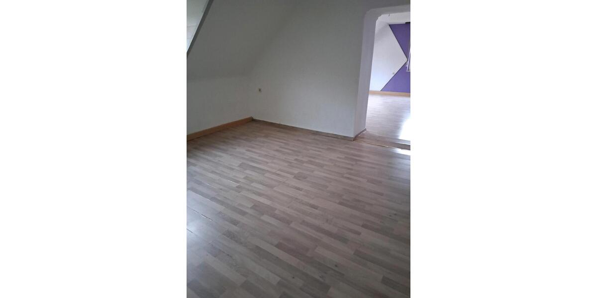 Dachgeschoßwohnung Bitburg - 4 Zimmer, 90 m&sup2;, 850&euro; | Angebot:24839565