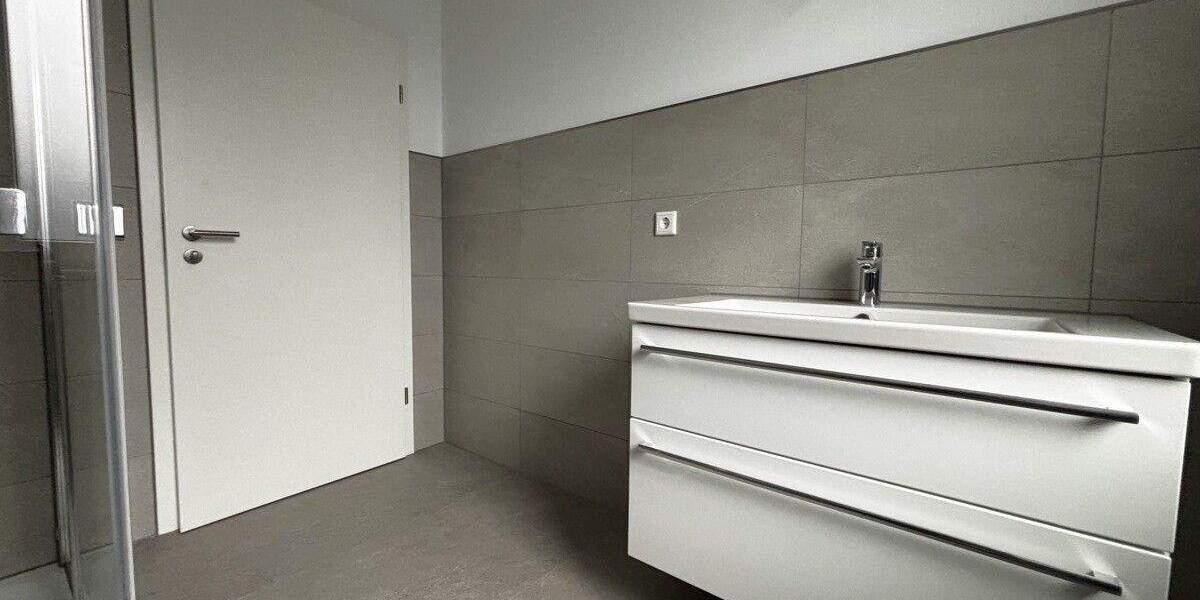 Etagenwohnung Bremerhaven Schiffdorferdamm - 3 Zimmer, 84 m&sup2;, 1.020&euro; | Angebot:25737098