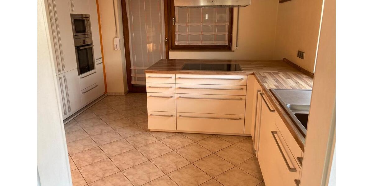 Etagenwohnung Eberbach - 4 Zimmer, 138 m&sup2;, 1.550&euro; | Angebot:25325060