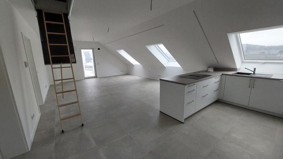 Dachgeschoßwohnung Schöllkrippen - 3 Zimmer, 104 m&sup2;, 1.270&euro; | Angebot:24827415