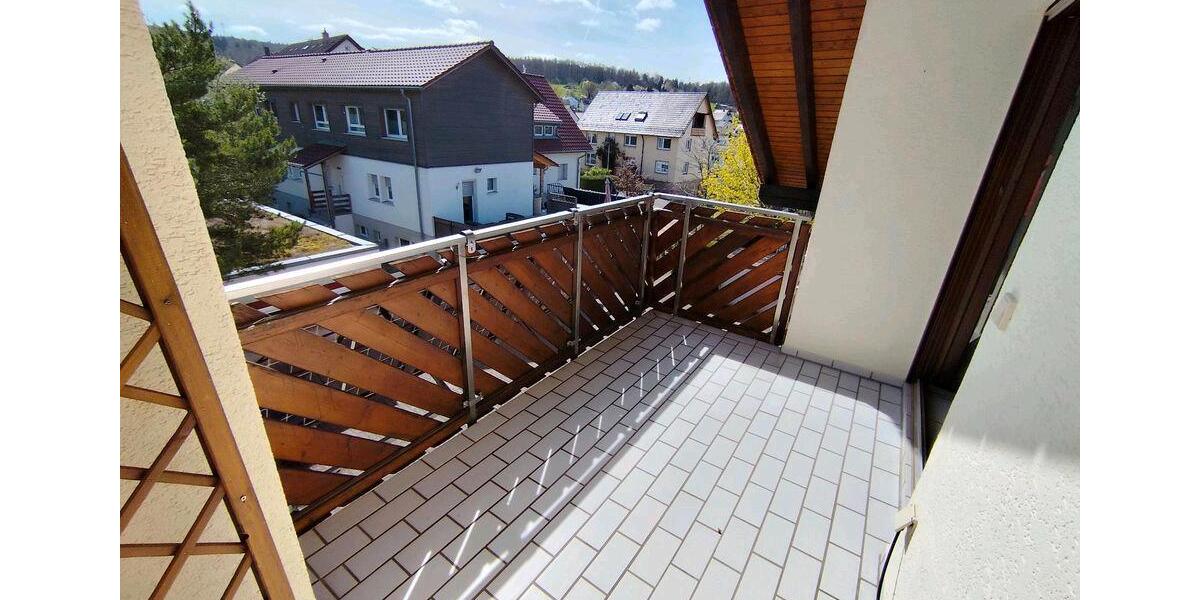 Dachgeschoßwohnung Neuenbürg - 2.5 Zimmer, 68 m&sup2;, 990&euro; | Angebot:26050721