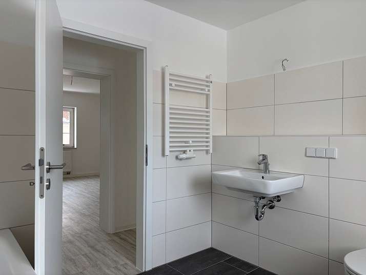 Etagenwohnung Leuna Rössen - 4 Zimmer, 118 m&sup2;, 1.062&euro; | Angebot:24805128