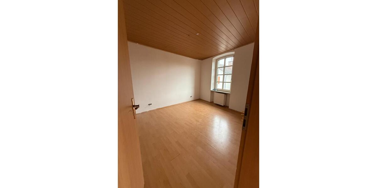 Etagenwohnung Maikammer - 3 Zimmer, 70 m&sup2;, 1.150&euro; | Angebot:26348897