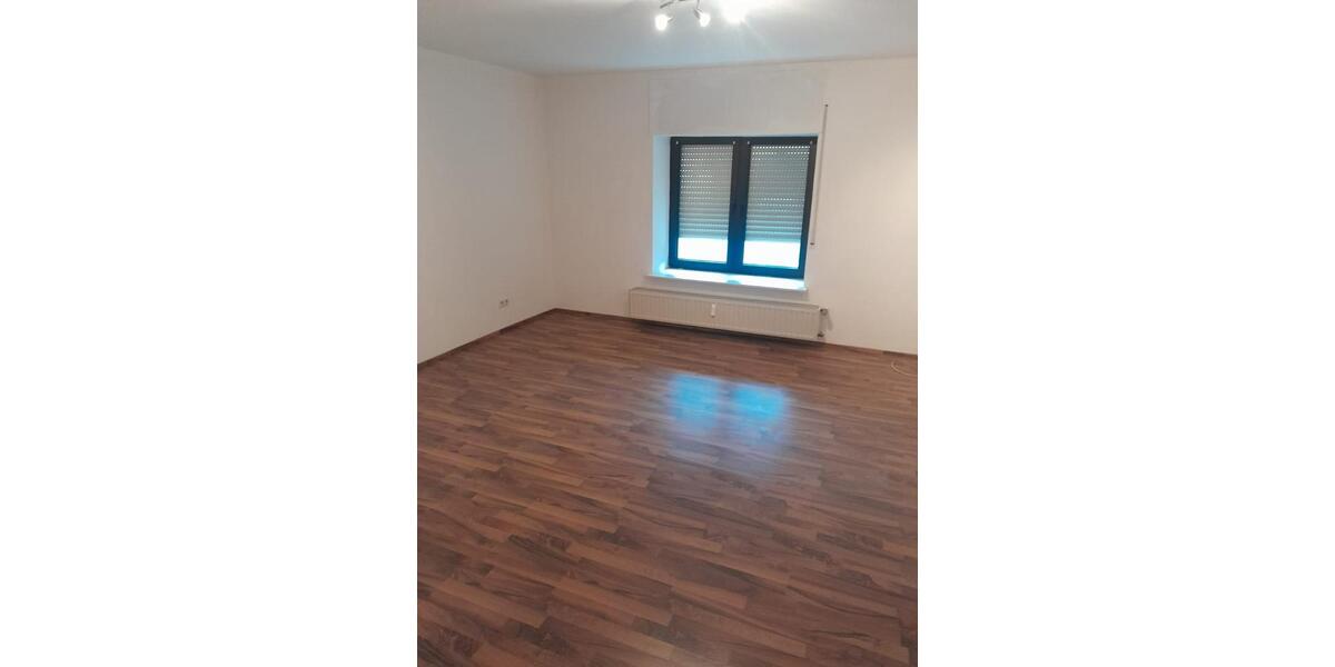 Dachgeschoßwohnung Beltheim - 3 Zimmer, 80 m&sup2;, 600&euro; | Angebot:24396830