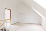 Wohnluxus mit Weitblick - Dachterrasse, Maisonette-Charme & Garage inklusive!