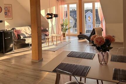 2-Zimmer-Appartement mit TV, Wlan, Doppelbett und Schlafcouch, Küche, BadWC, Waschmaschine und eigenem Parkplatz zimmer