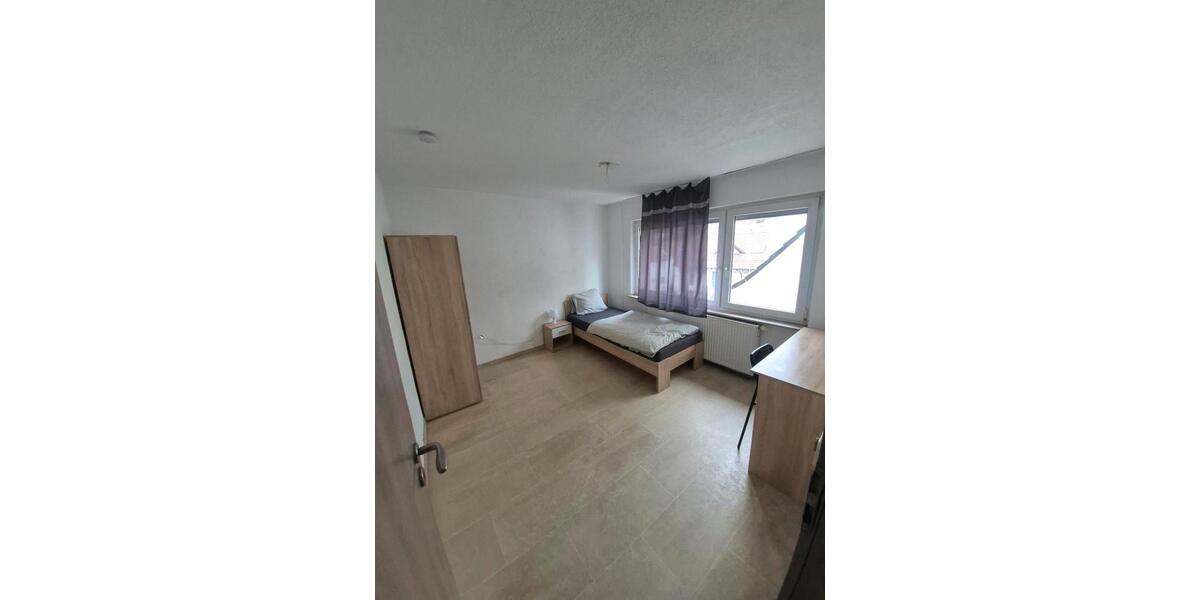 Wohnen auf Zeit Albstadt Gemarkung Onstmettingen - 8 Zimmer, 260 m&sup2;, 15&euro; | Angebot:25982168